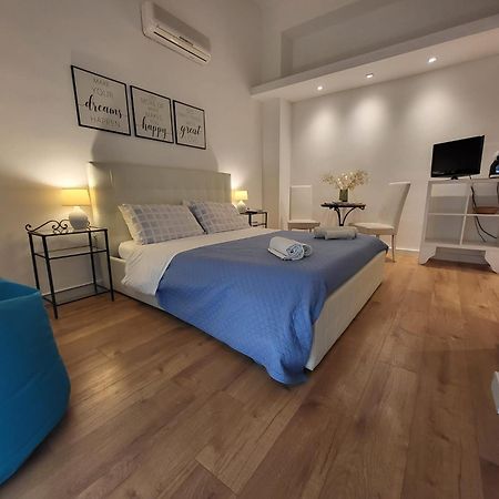 Living Cagliari Bed and Breakfast Εξωτερικό φωτογραφία