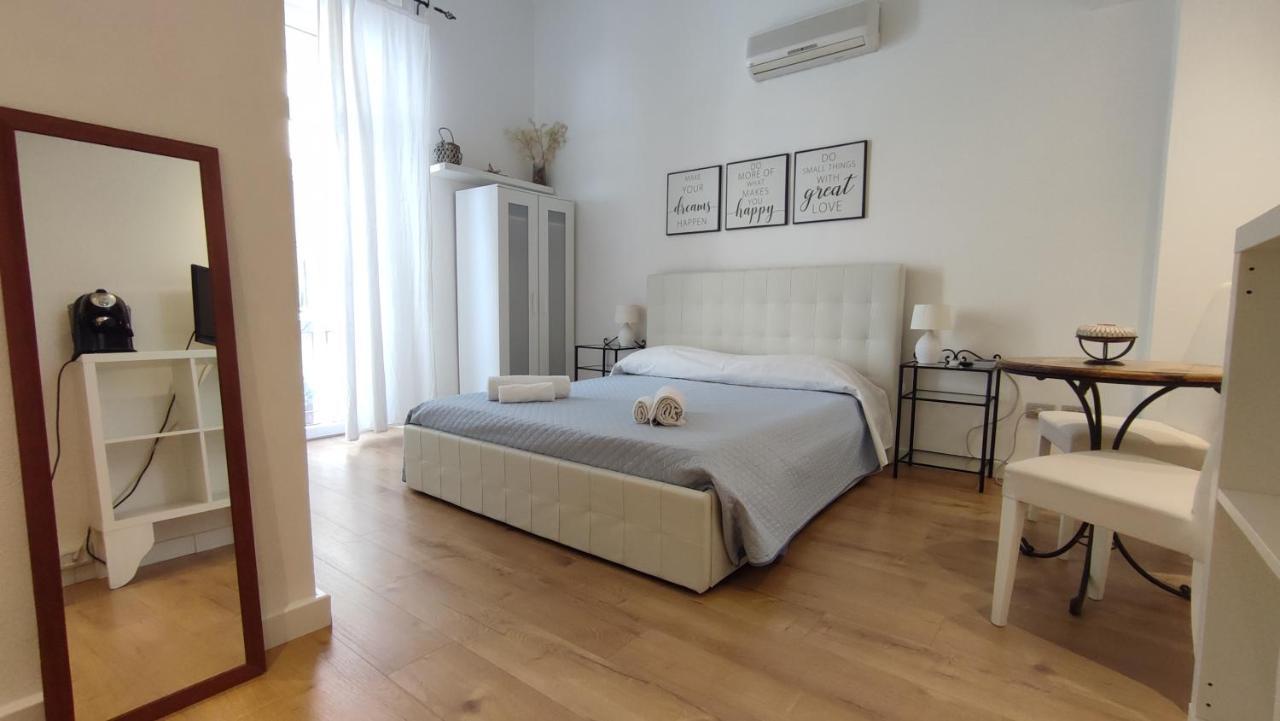 Living Cagliari Bed and Breakfast Εξωτερικό φωτογραφία