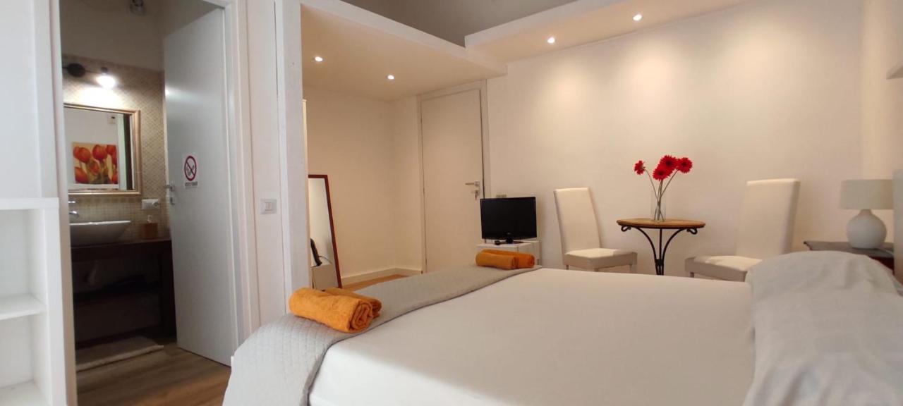 Living Cagliari Bed and Breakfast Εξωτερικό φωτογραφία