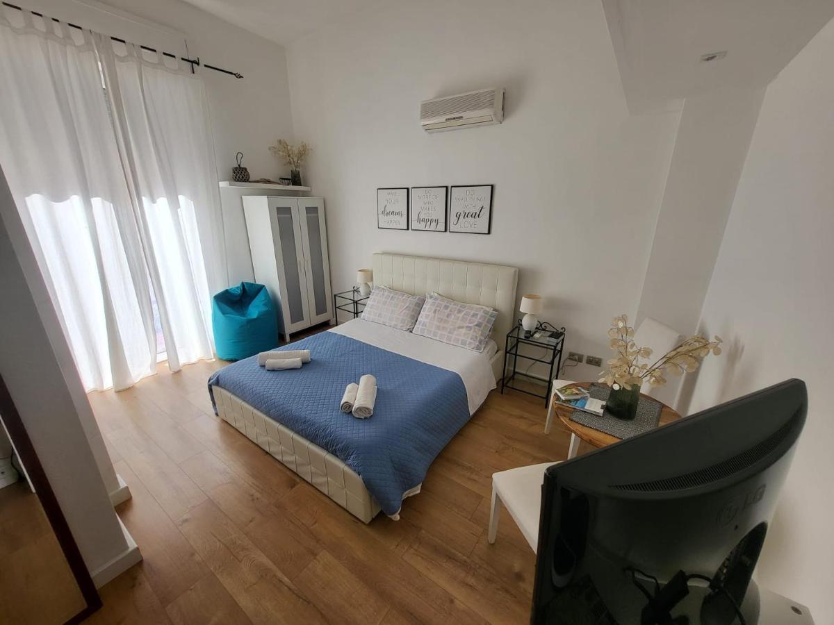 Living Cagliari Bed and Breakfast Εξωτερικό φωτογραφία
