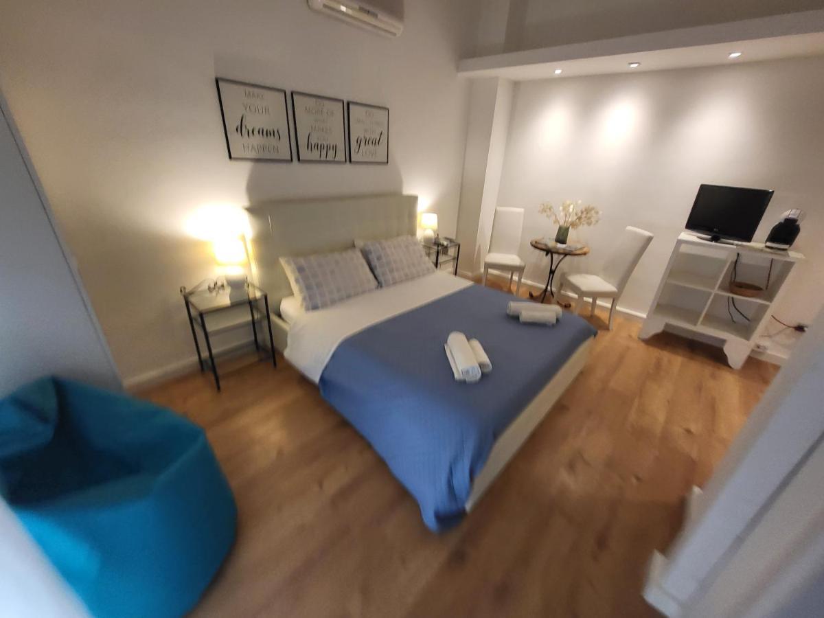 Living Cagliari Bed and Breakfast Εξωτερικό φωτογραφία