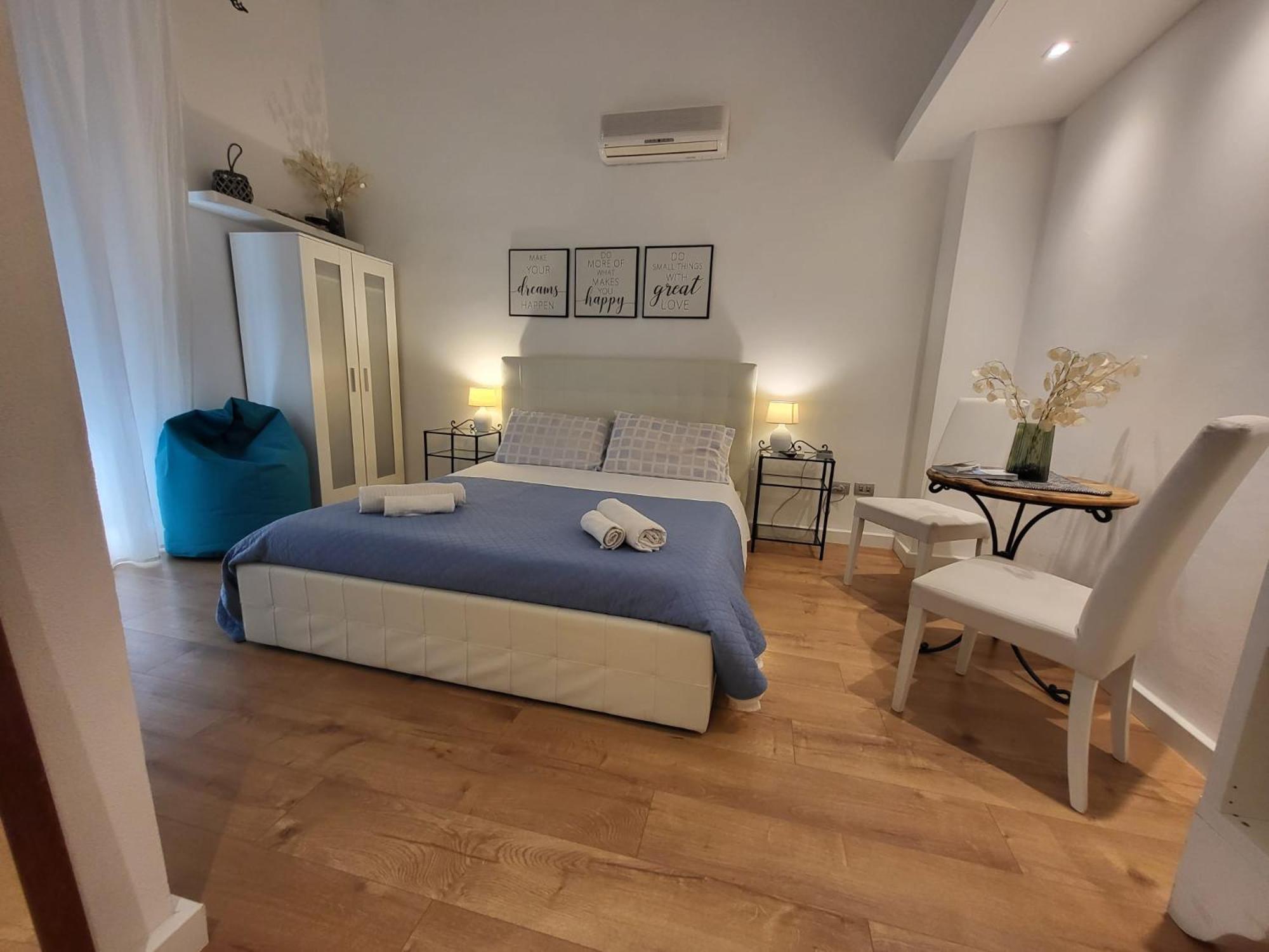 Living Cagliari Bed and Breakfast Εξωτερικό φωτογραφία